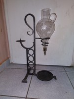 Kovácsoltvas bortartó, lombikkal