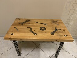 Egyedi asztal, industrial, loft, dohányzó asztal