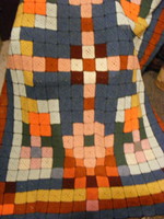 Tarka-barka kötött  kockás takaró  terítő 130 x 170 cm