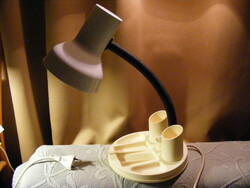 Retro asztali lámpa írószertartóval