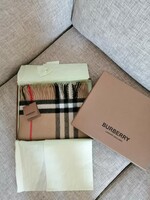 Eredeti BURBERRY sál!!!