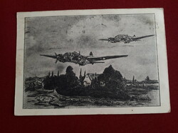 Futott képeslap: "Házunk felett bombázók jönnek"