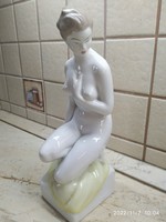 Női akt szobor db eladó!Hollóházi porcelán  nő