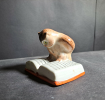 Reading owl, hand painted - height: 6.5 cm - width: 7 cm