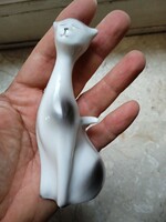 Hollóházi cica porcelán szobor, 12 cm-es magasságú.