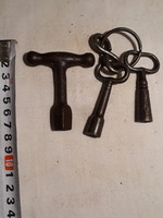 Iron keys (3pcs)