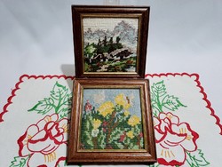 2 db Gobelin kép fa keretben 10 x 9,5 cm virág és tájkép mintával