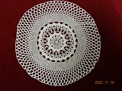 Crochet tablecloth from the 50s, diameter 18 cm. He has! Jokai.
