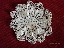 Crocheted lace tablecloth, six pieces, with a small flaw. He has! Jokai.