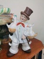 A LIBAÁRUS, PORCELÁN ITALTARTÓ