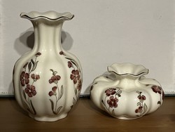2 db Zsolnay gerezdes virágmintás váza (együtt eladó)