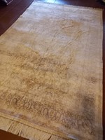 305 x 187 cm Ghom kézi csomózású selyem szőnyeg eladó