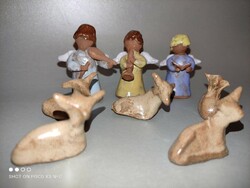 Bájos kerámia figura csoport 8 aprócska mázas dísz angyalkák bárányok