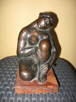 Ülő női akt bronz szobor