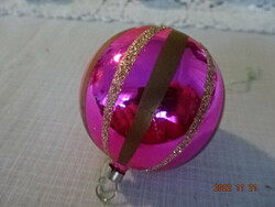 Karácsonyi üveggömb, ciklámen színű arany csíkkal, átmérője 5 cm. Vanneki!