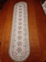 Sweet baroque runner with gold-fiber weave 130x35 cm