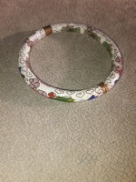 Openable bangle with oriental pattern