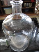Pecsétes 8 l-es fújt antik palack