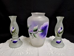 3 db nagyon szép kézzel lila virággal festett opálos nagy 21 cm és kisebb 18 cm váza (gyertyatartó)