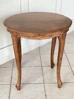 Graceful round smoking table Chippendale style