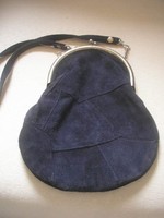 N4 extra theatrical split leather shoulder bag with silk lining in beautiful condition