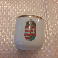 Hollóházi magyar címeres porcelán pálinkás pohárka