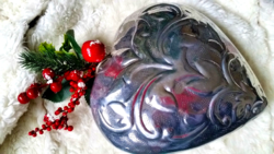 Nagy rusztikus fém szív magyaros motívummal, karácsonyi dekoráció 20 x 20 cm