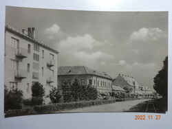 Régi képeslap: Orosháza, Ady Endre utca (60-as évek)