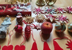 Karácsonyi dekoráció angyal üveg gömb szalma dísz harang toboz kellék