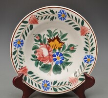 Wall plate with a bouquet of flowers from Raven House, marked 22.8 cm.