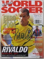 Rivaldo világbajnok aranylabdás brazil labdarúgó dedikált újság labda foci futball