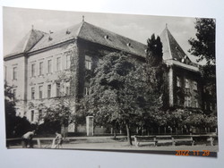 Régi képeslap: Szekszárd, Gimnázium  (60-as évek)