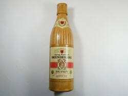 Retro régi papír címkés fa borítású üveg palack -Skenderbeu Brandy Albánia ital- 1980-as évek 0,5 l