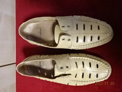 Remax women's leather shoes, size 38, used. He has! Jokai.