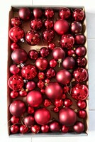 Műanyag piros-bordó karácsonyfa díszek 64db 3-7.5cm