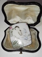 Ezüst japán geisha porcelán medál