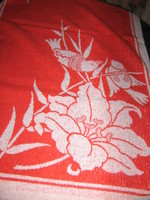 Aranyos vintage piros-fehér kétoldalas fecskés virágos törölköző