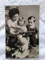 Régi karácsonyi képeslap/fotólap, család, gyerekek, játékok 1950-es évek Képzőművészeti Kiadó