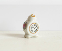 Mini porcelán óra - ébresztőóra, vekker babaházi kiegészítő, bababútor, miniatűr