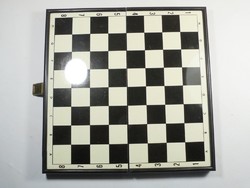 Régi Retro utazó műbőr tokos sakk készlet sakk tábla sakktábla, kb. 1980-as évek
