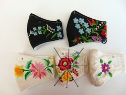 New hand-embroidered face mask with Kalocsa pattern