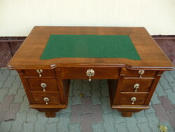 Nagyon szép, felújított, antik térbe rakható biedermeier diófa íróasztal az 1800-as évekből