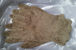 Pretty beige women's lined soft gloves in size m
