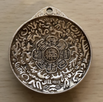 Régi ezüst. Tibeti vagy nepáli amulett