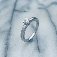 14K white gold engagement ring with diamonds 0.25 Ct