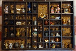 Miniatűr gyűjtemény sok-sok különleges darabbal,  kerettel