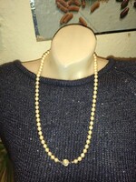 Gyönyörű vintage női nyaklánc nyakék gyöngyökkel 8k 333 arany medál csattal.