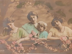 Old postcard ladies 1915 k.U.K. Postcard with stamp