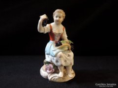 19.sz. Potschappel Carl Thieme Szüretelő Lány Porcelán Figura Szőlő Meissen Drezda Dresden