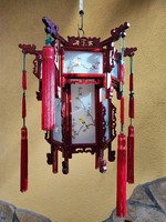 Antik, kínai kézműves lampion függőkkel.